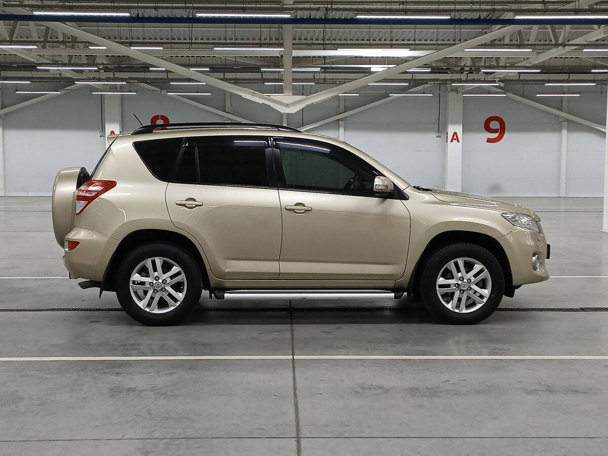 Купить Toyota RAV4 с пробегом. Фото: #3