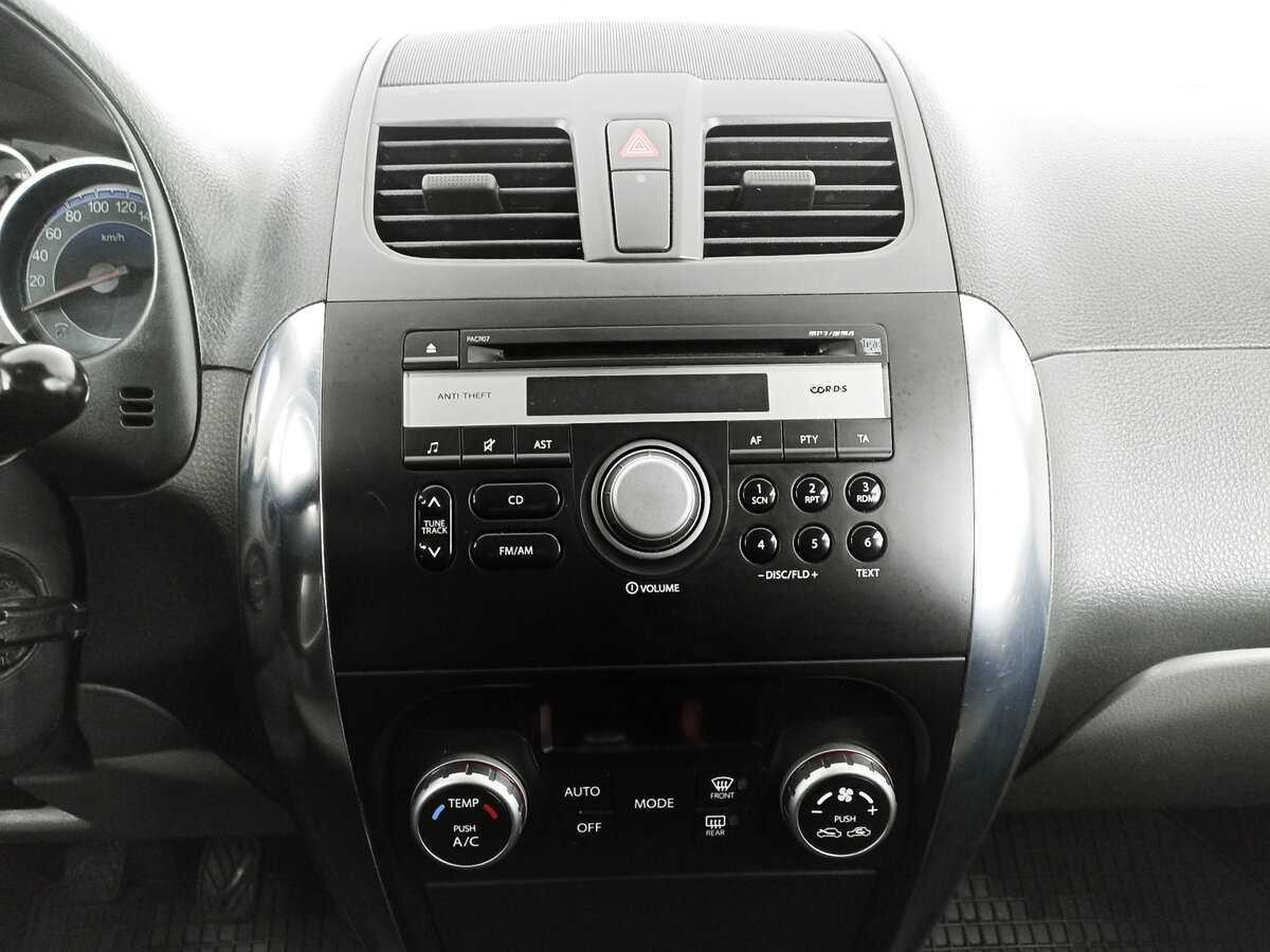 Купить Suzuki SX4 с пробегом. Фото: #10