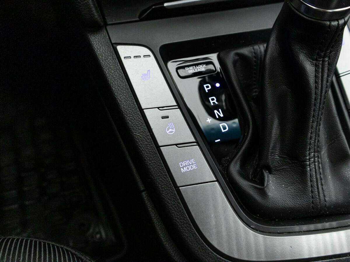 Купить Hyundai Elantra с пробегом. Фото: #15