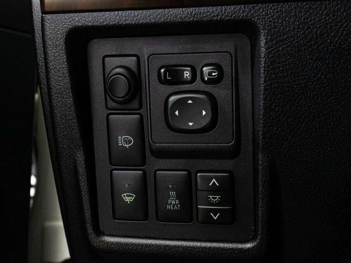 Купить Toyota Land Cruiser Prado с пробегом. Фото: #18