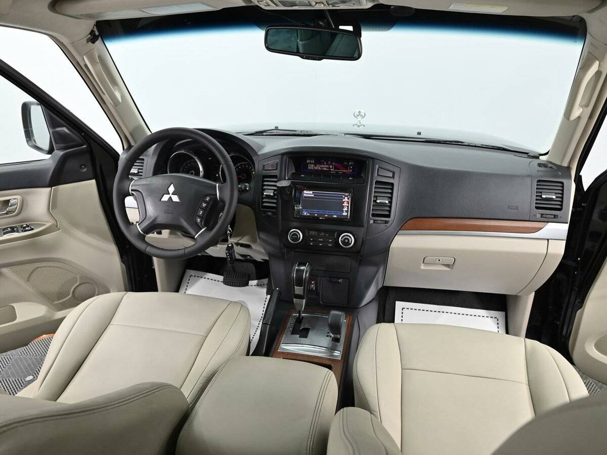 Купить Mitsubishi Pajero с пробегом. Фото: #10
