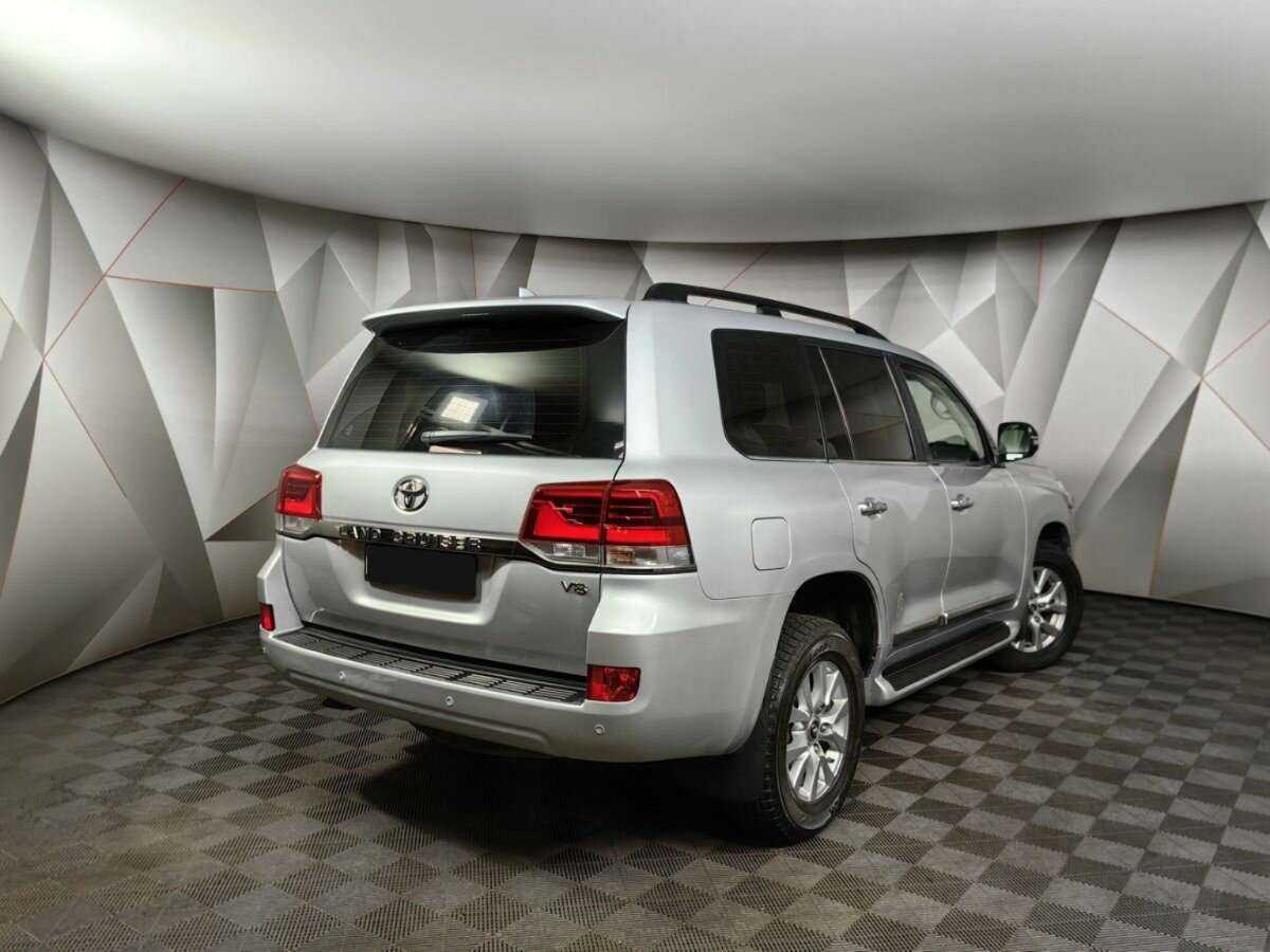 Купить Toyota Land Cruiser с пробегом. Фото: #1