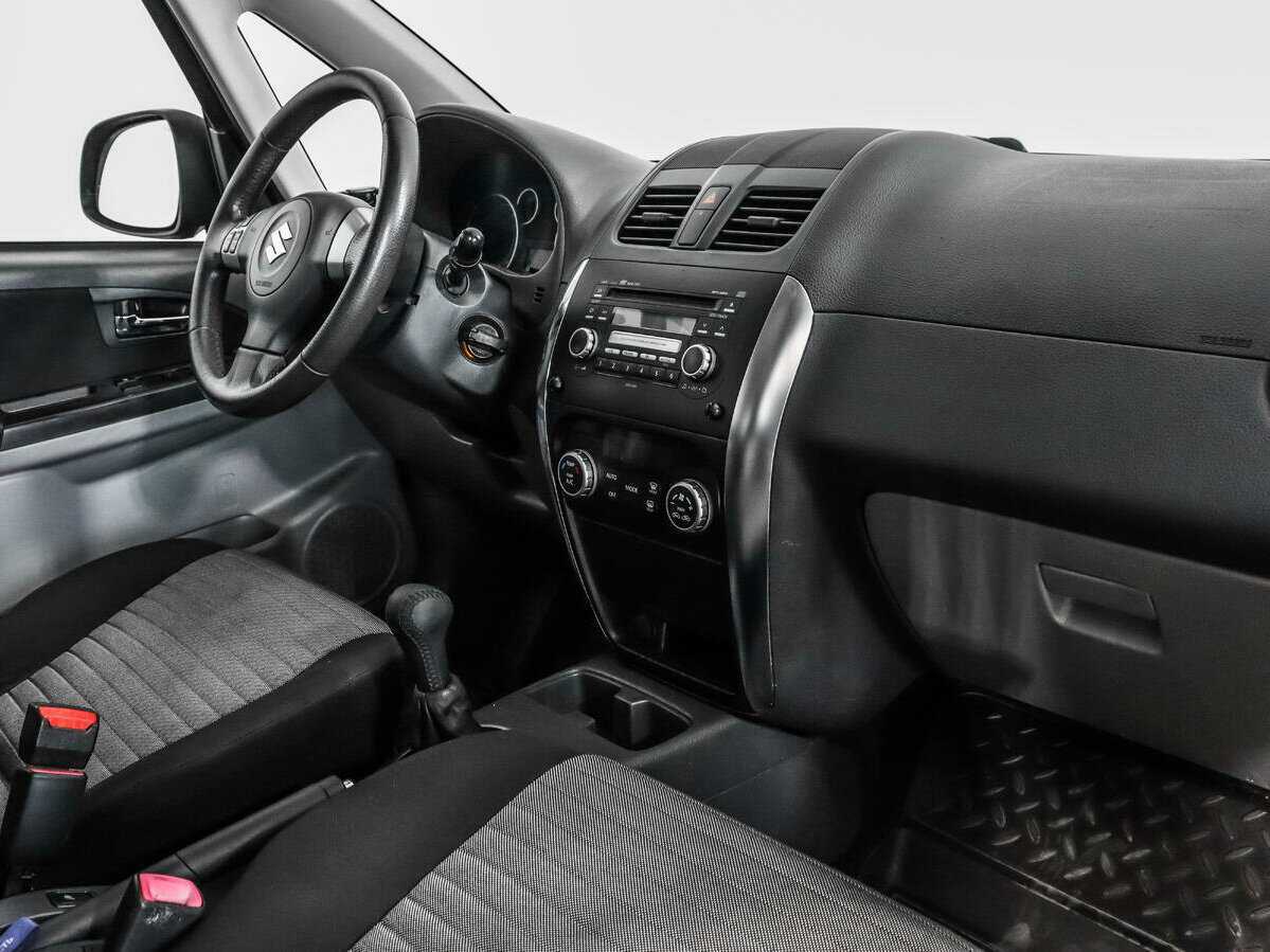 Купить Suzuki SX4 с пробегом. Фото: #11