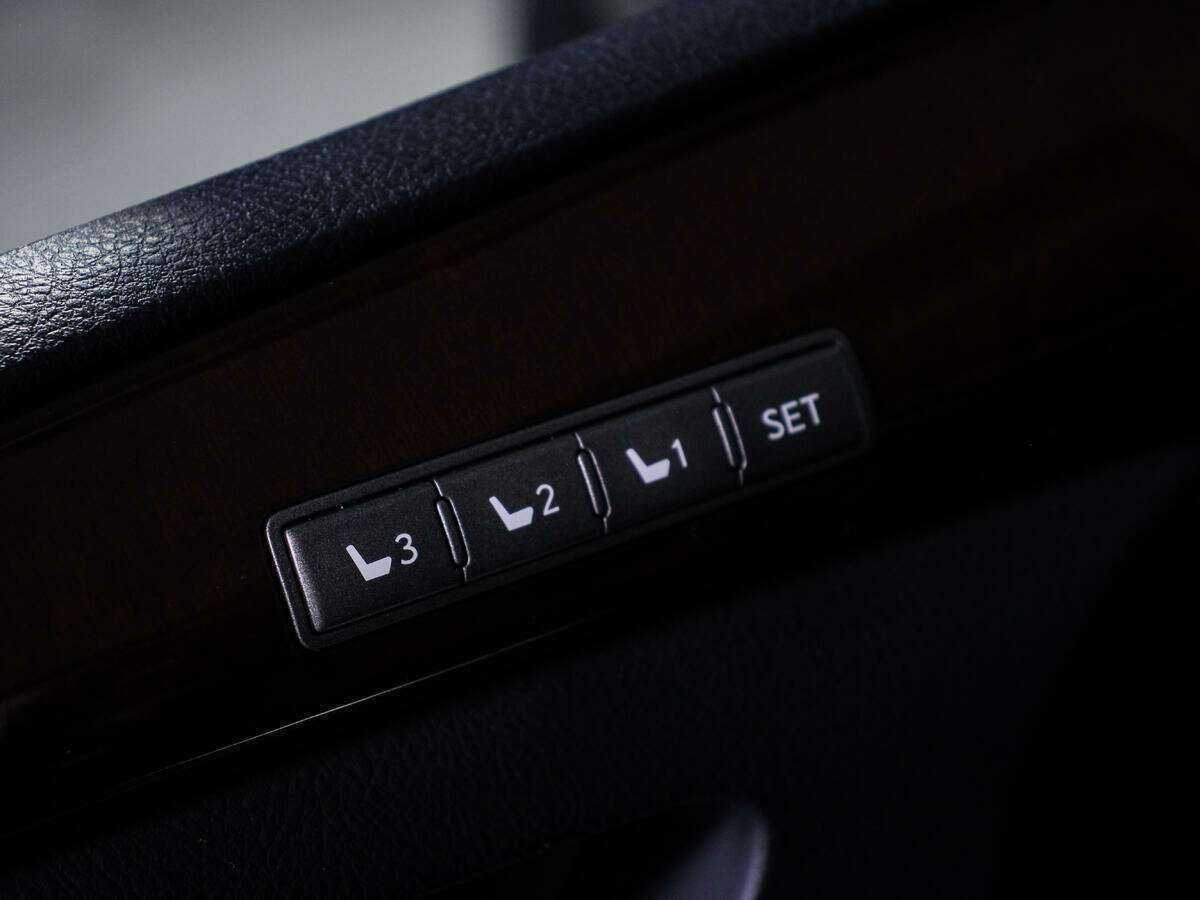 Купить Lexus LX с пробегом. Фото: #24