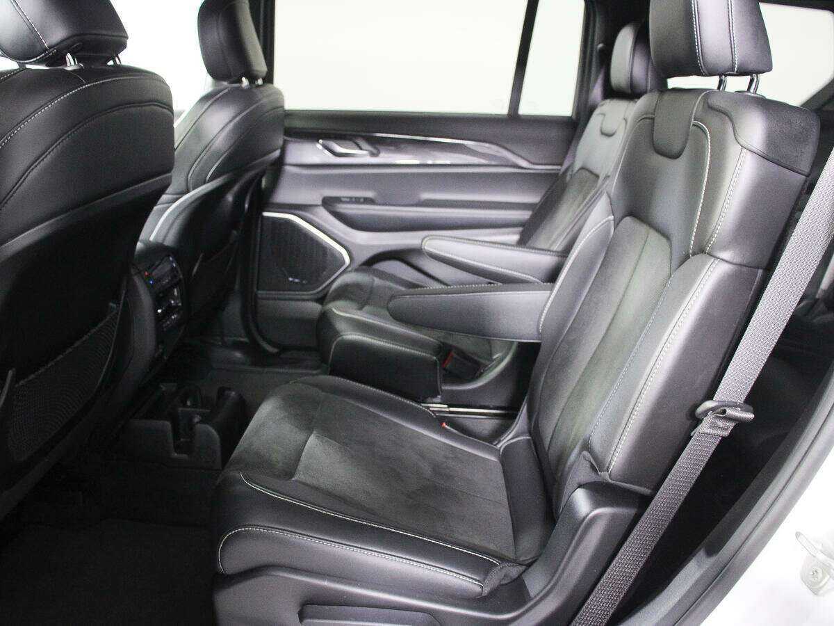 Купить Jeep Grand Cherokee с пробегом. Фото: #7