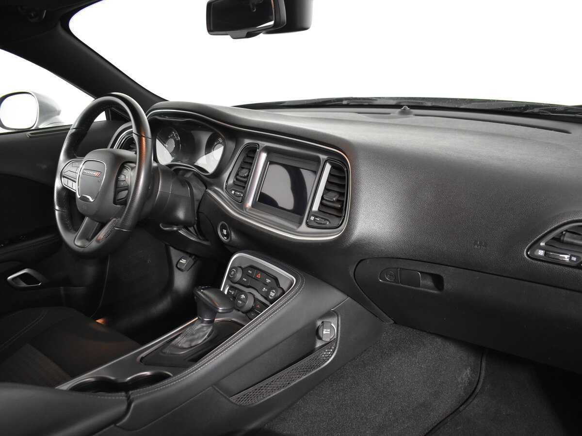 Купить Dodge Challenger с пробегом. Фото: #13