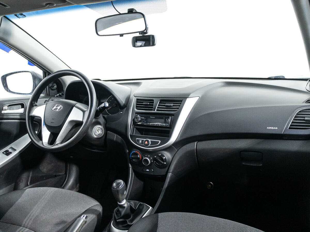 Купить Hyundai Solaris с пробегом. Фото: #8
