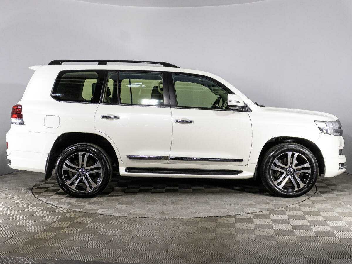 Купить Toyota Land Cruiser с пробегом. Фото: #3