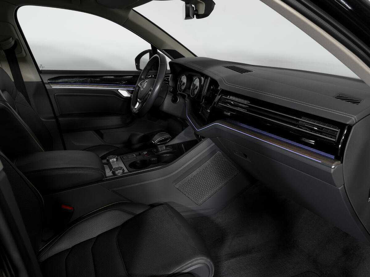Купить Volkswagen Touareg с пробегом. Фото: #8