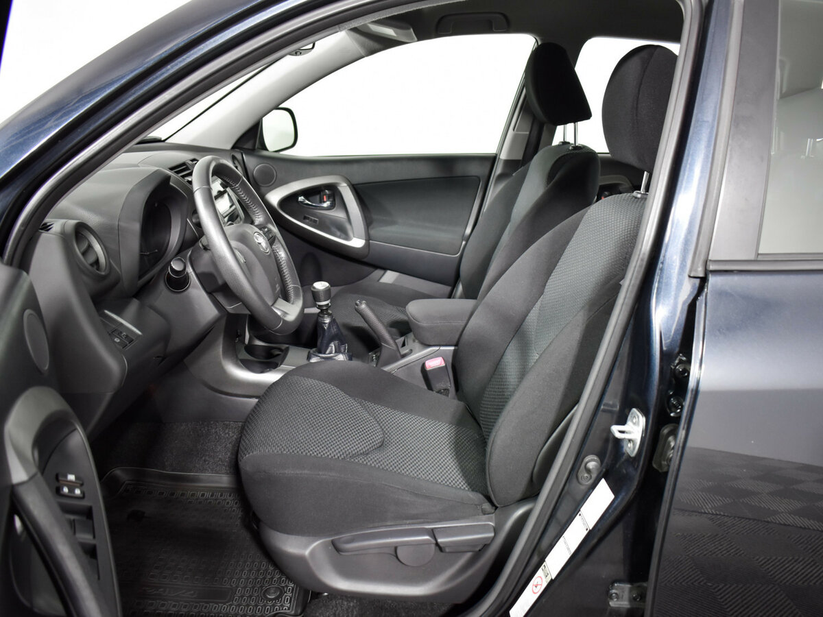 Купить Toyota RAV4 с пробегом. Фото: #9