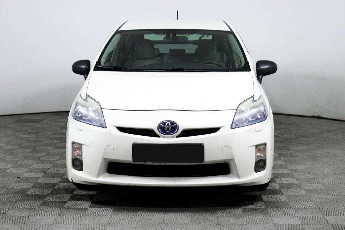 Купить Toyota Prius с пробегом. Фото: #1