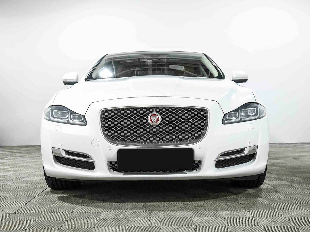 Купить Jaguar XJ с пробегом. Фото: #1