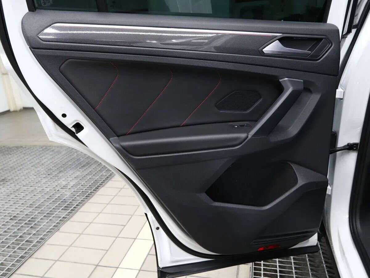 Купить Volkswagen Tiguan с пробегом. Фото: #10