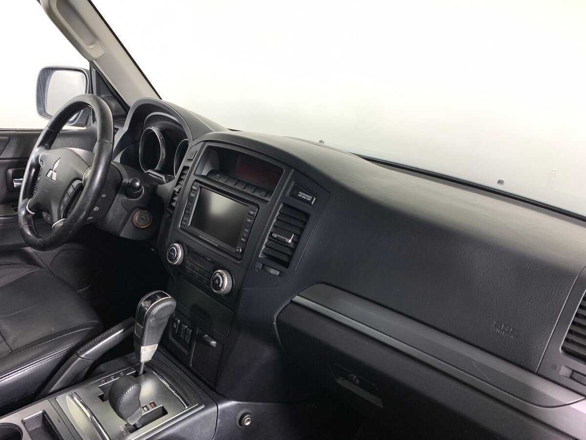 Купить Mitsubishi Pajero с пробегом. Фото: #11
