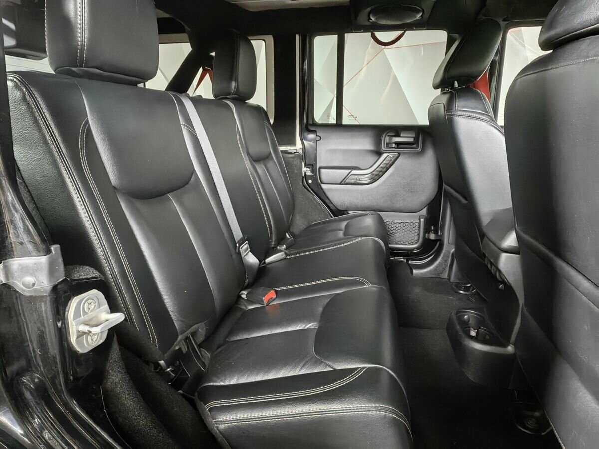 Купить Jeep Wrangler с пробегом. Фото: #11