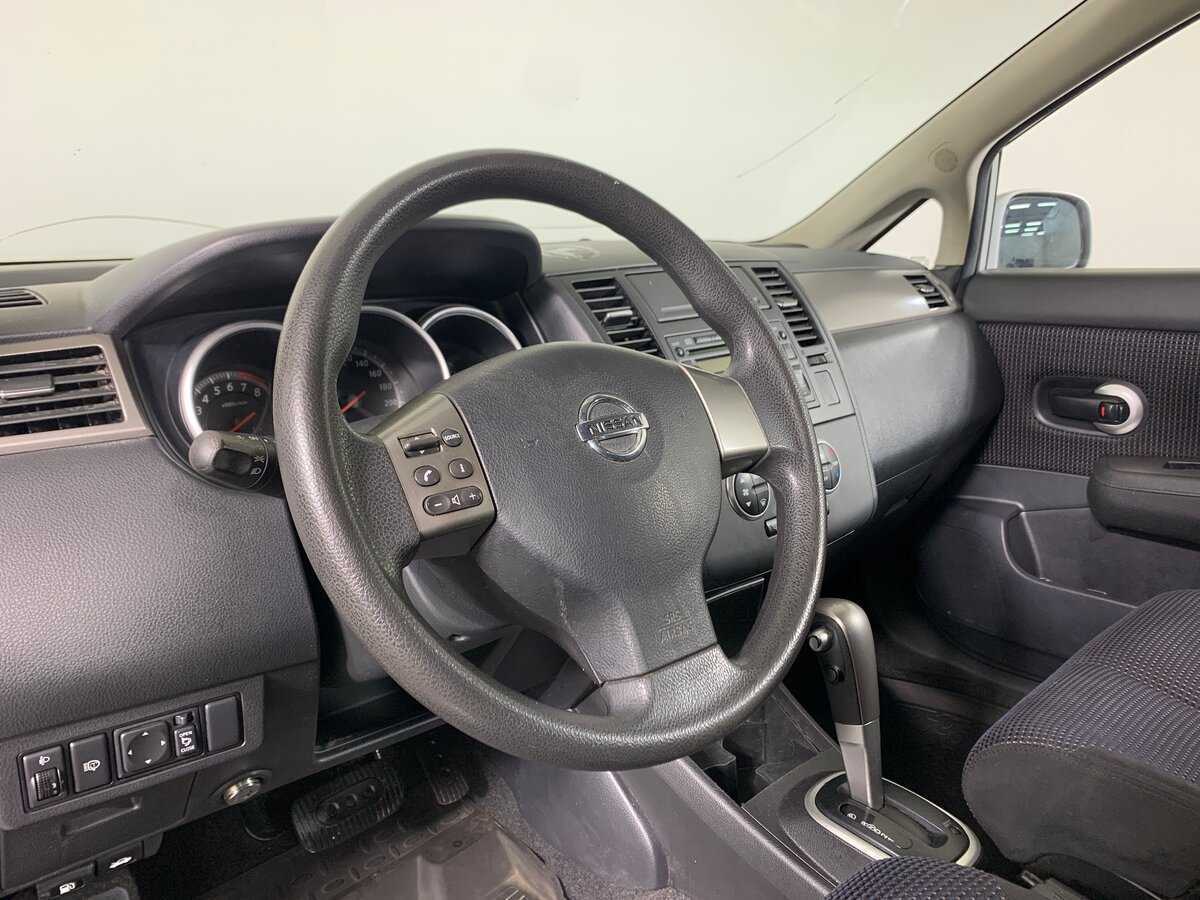 Купить Nissan Tiida с пробегом. Фото: #11
