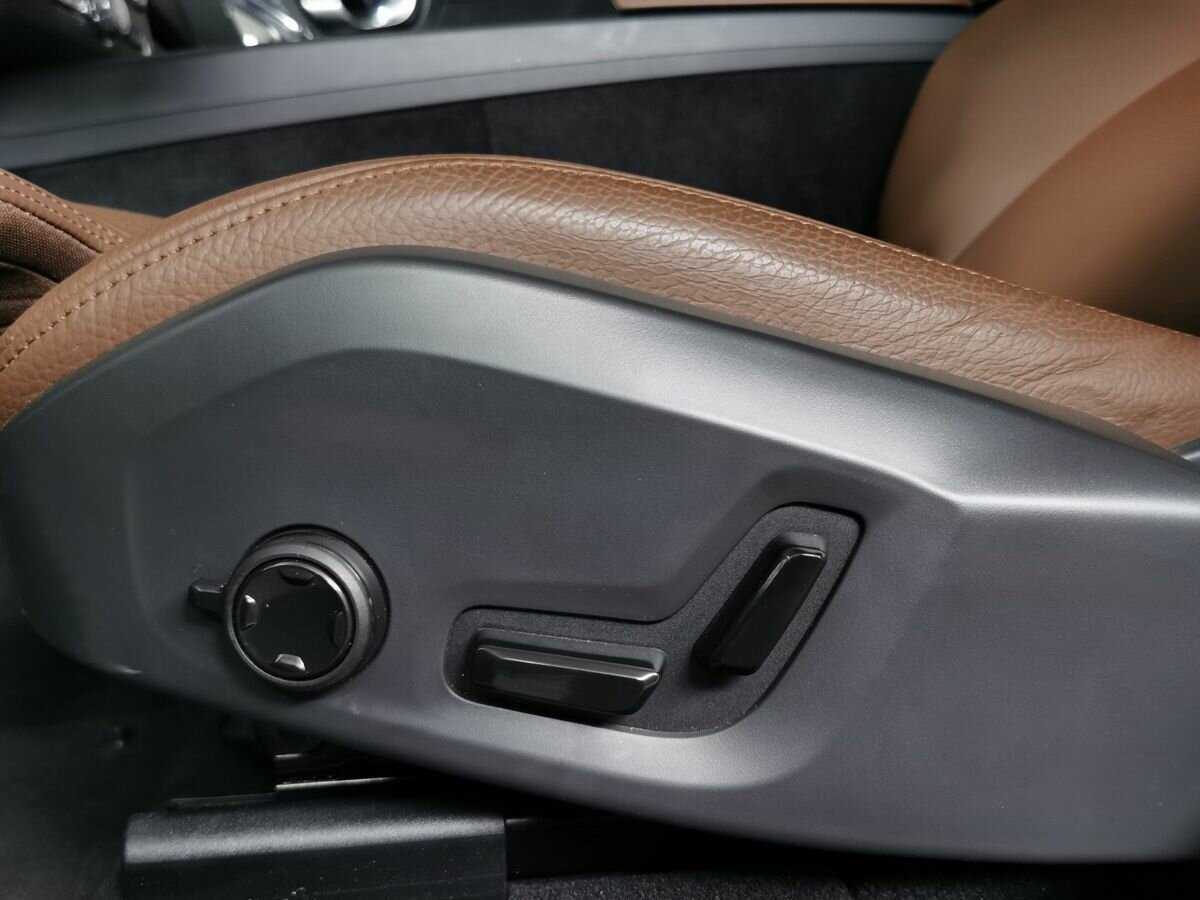 Купить Volvo XC60 с пробегом. Фото: #17