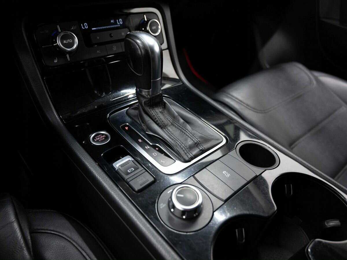 Купить Volkswagen Touareg с пробегом. Фото: #24