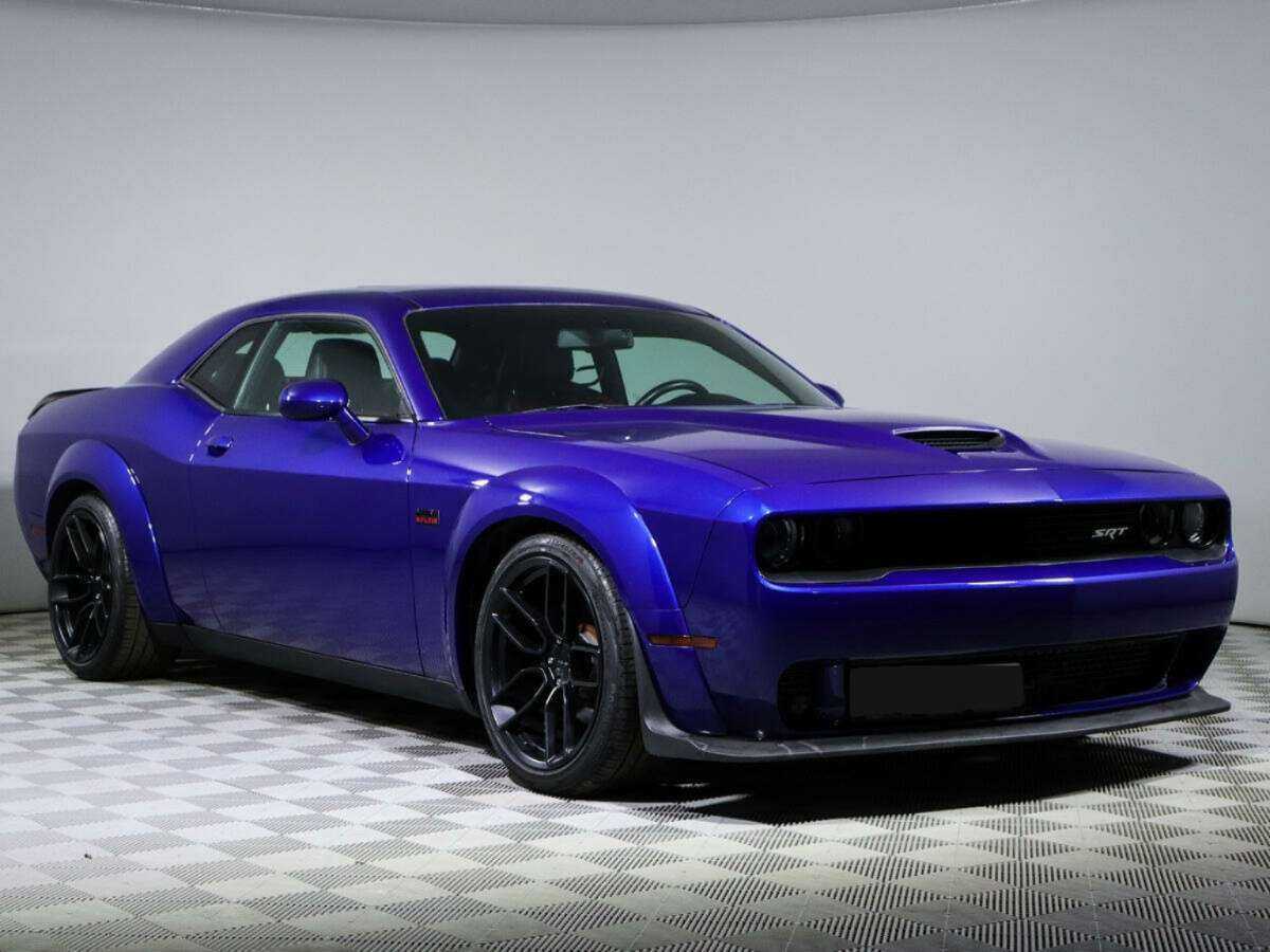 Купить Dodge Challenger с пробегом. Фото: #2