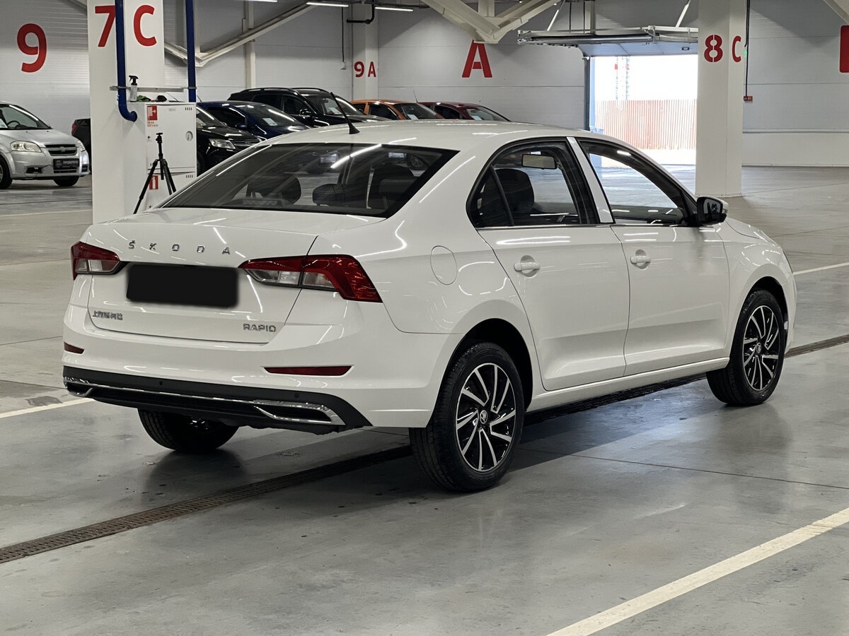 Купить Skoda Rapid с пробегом. Фото: #4