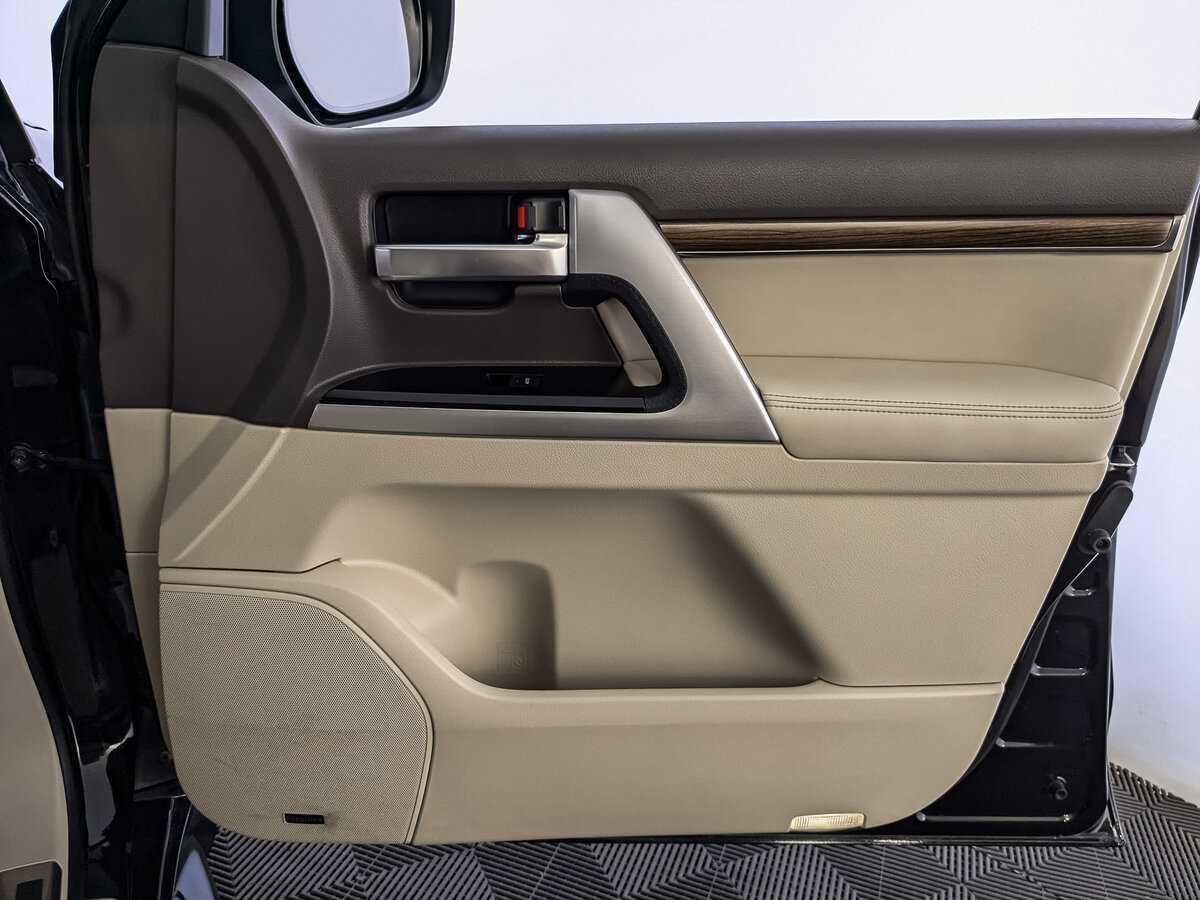 Купить Toyota Land Cruiser с пробегом. Фото: #19