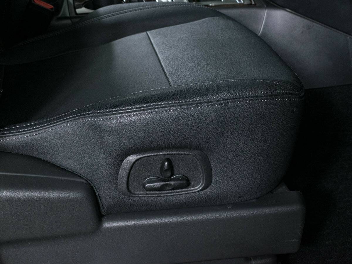 Купить Mitsubishi Pajero с пробегом. Фото: #13