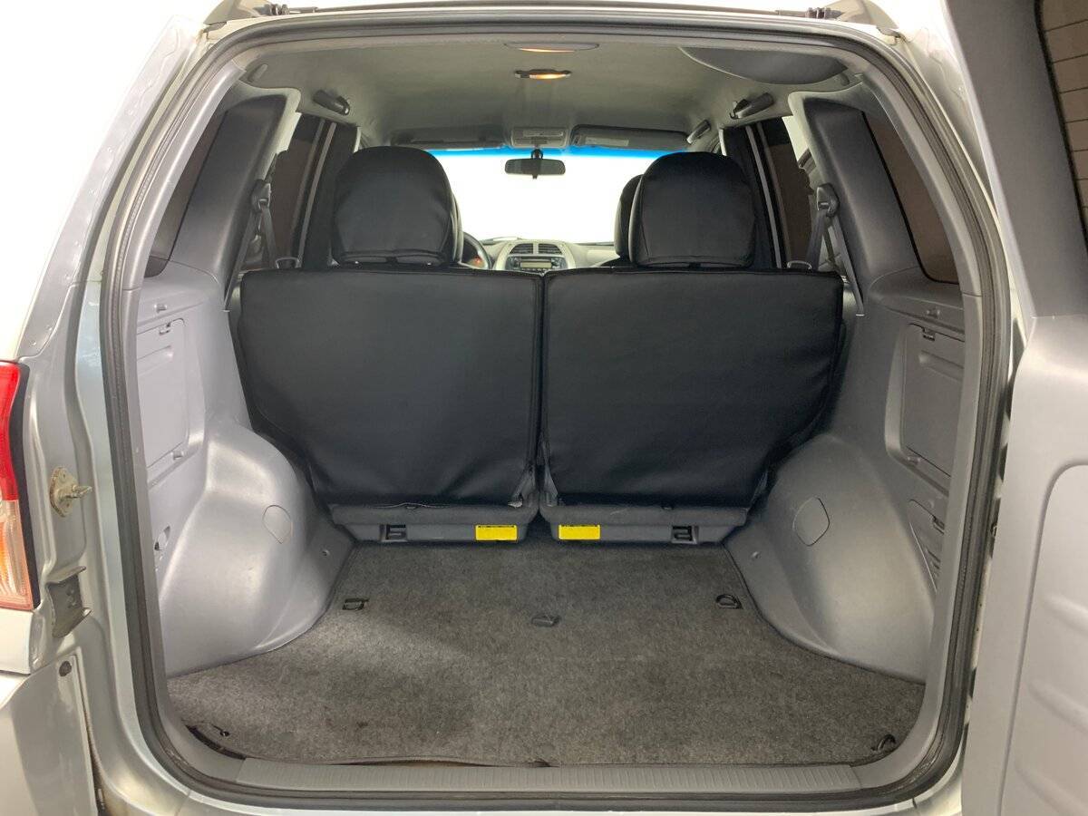 Купить Toyota RAV4 с пробегом. Фото: #18