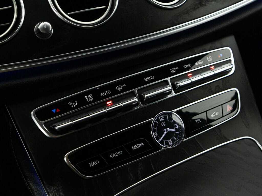 Купить Mercedes-Benz E-Класс с пробегом. Фото: #17