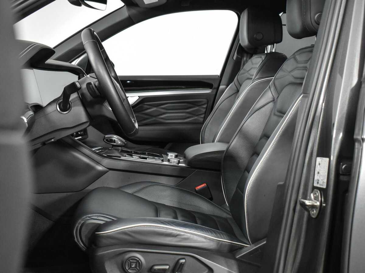 Купить Volkswagen Touareg с пробегом. Фото: #9