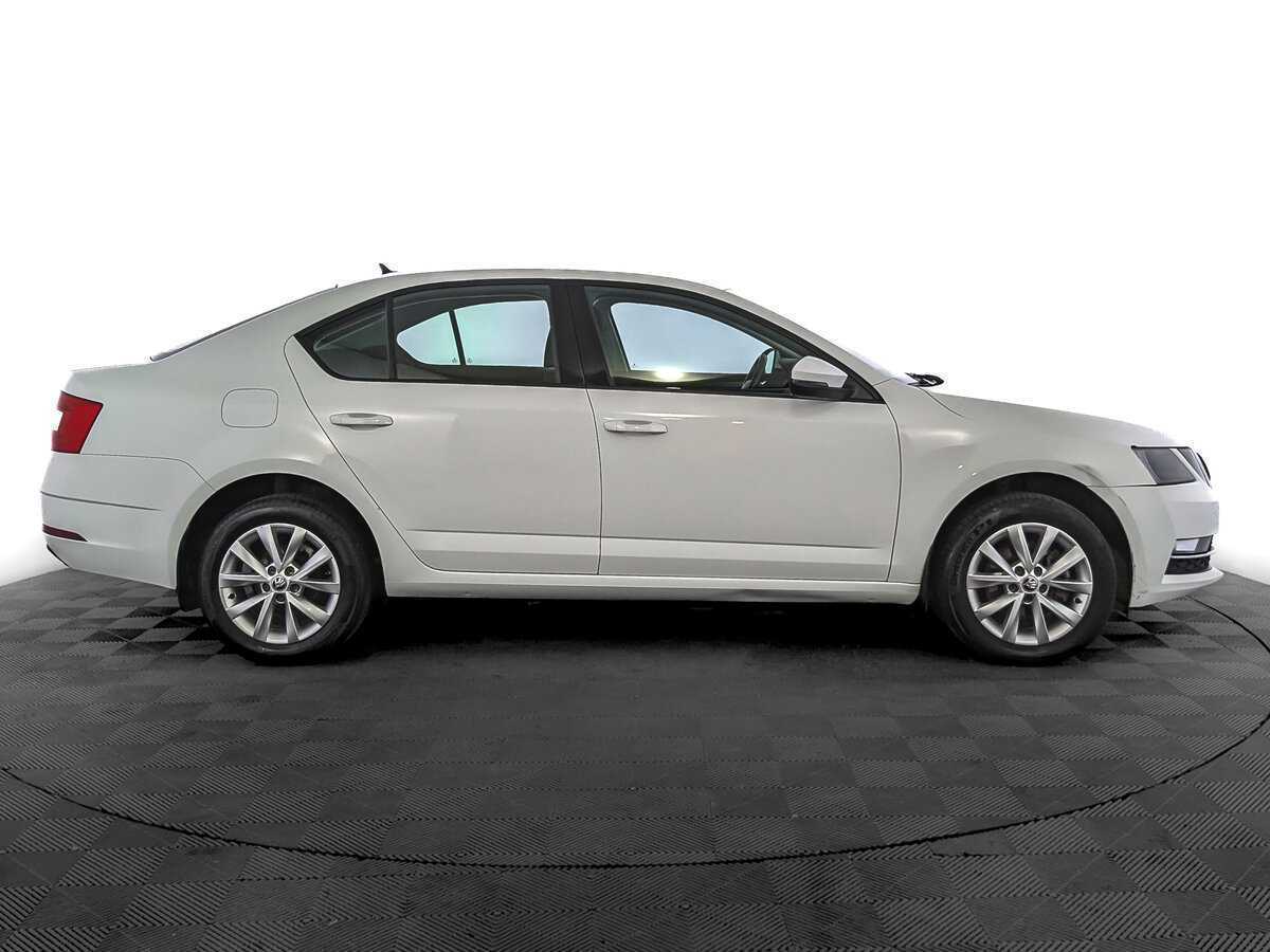 Купить Skoda Octavia с пробегом. Фото: #3