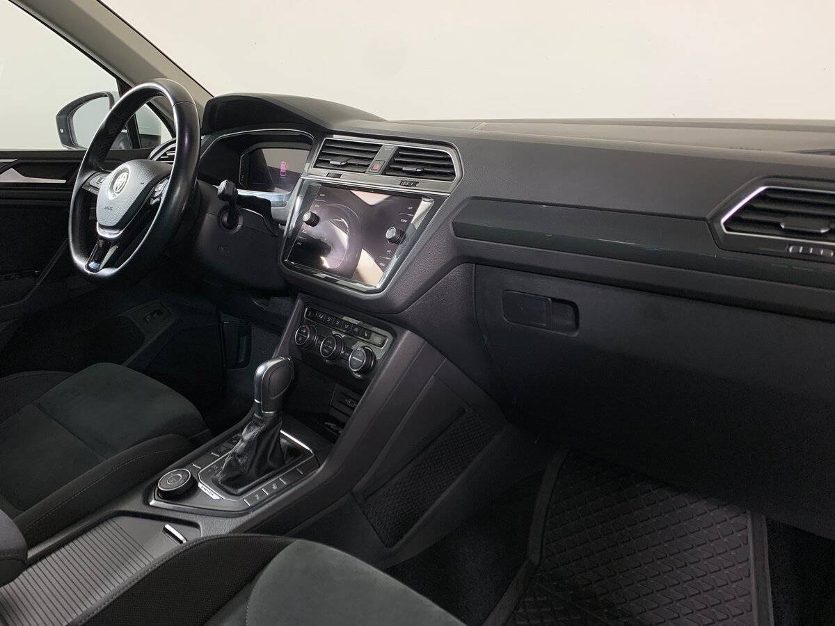 Купить Volkswagen Tiguan с пробегом. Фото: #12