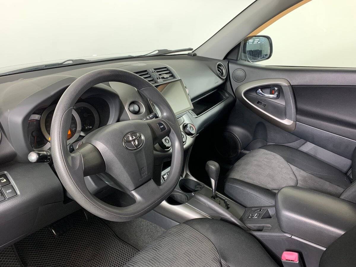 Купить Toyota RAV4 с пробегом. Фото: #10