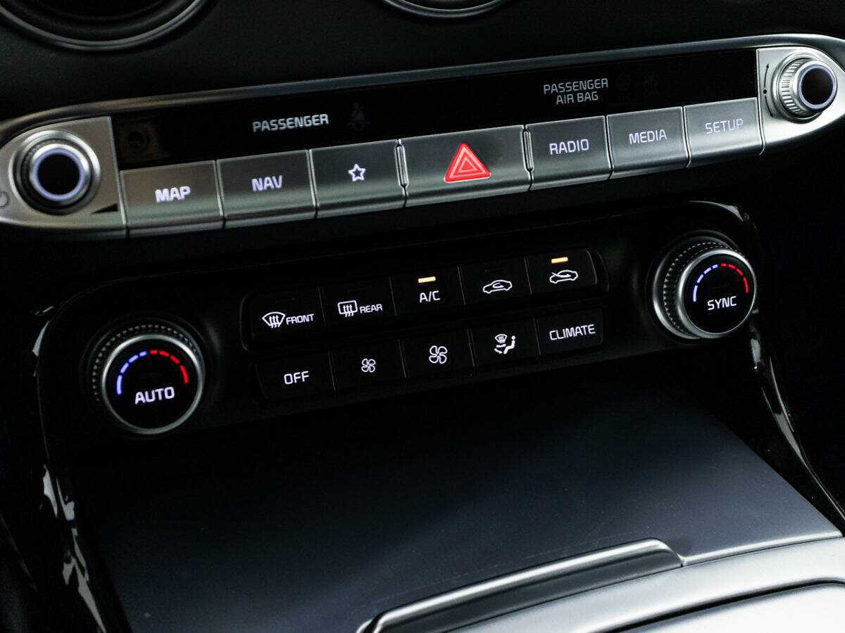 Купить Kia Stinger с пробегом. Фото: #17