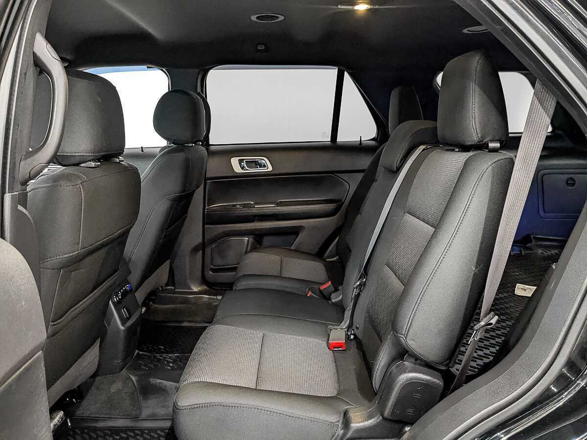 Купить Ford Explorer с пробегом. Фото: #17