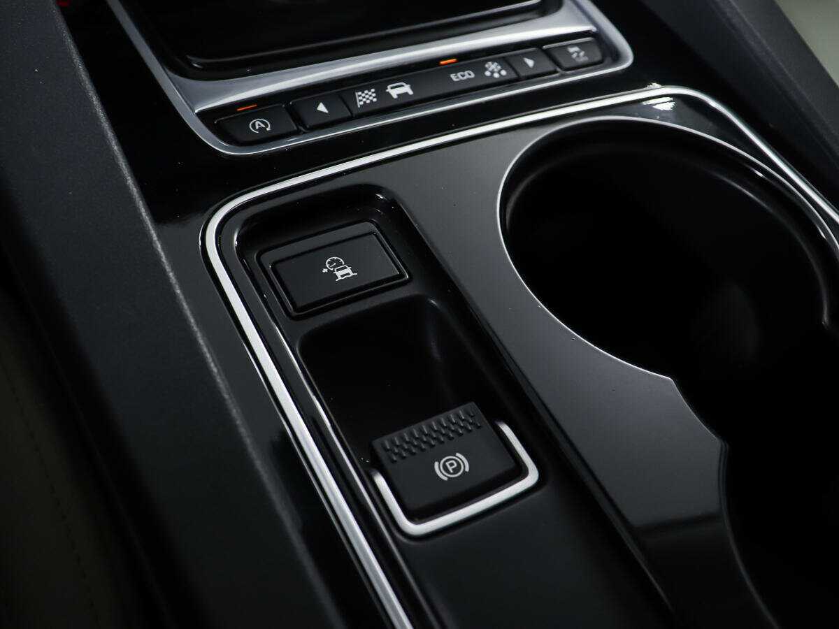 Купить Jaguar F-Pace с пробегом. Фото: #21