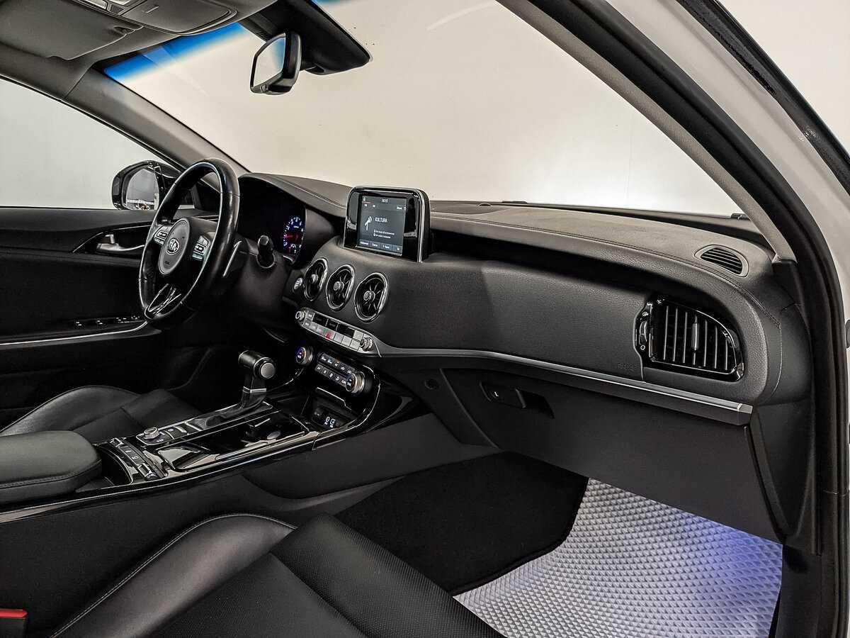 Купить Kia Stinger с пробегом. Фото: #10
