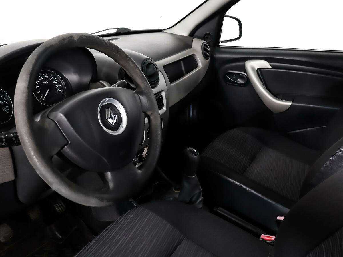 Купить Renault Logan с пробегом. Фото: #8