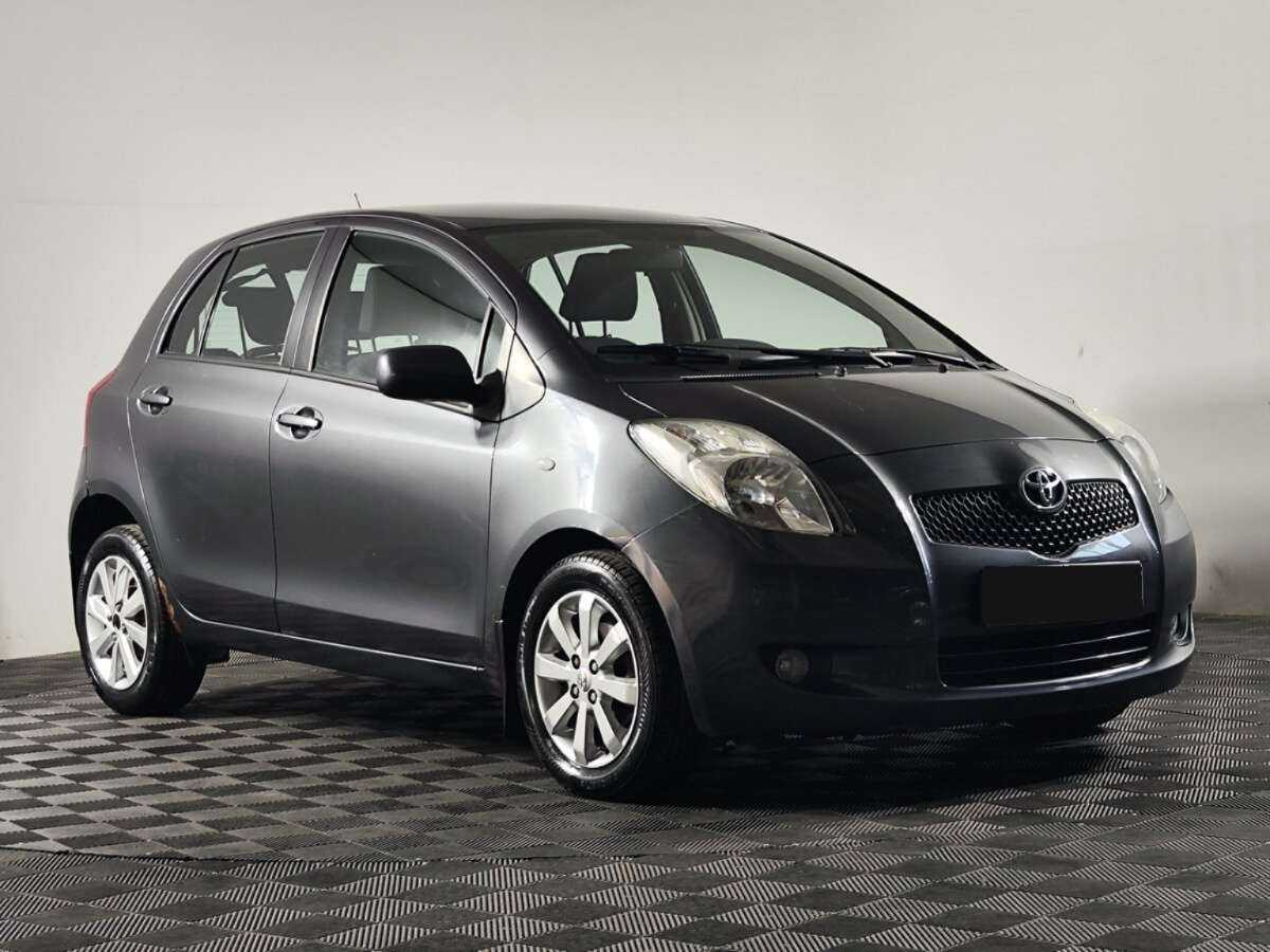 Купить Toyota Yaris с пробегом. Фото: #1