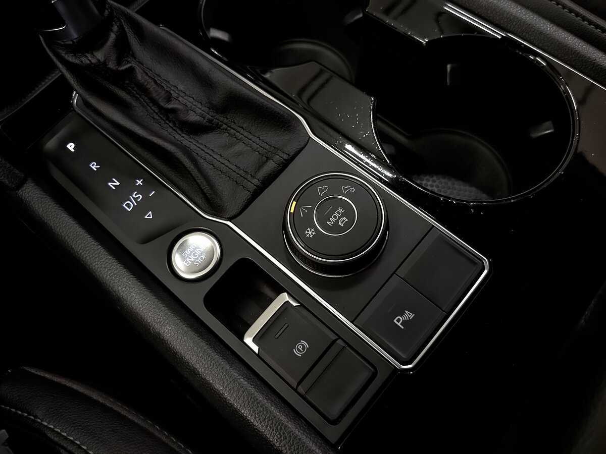 Купить Volkswagen Teramont с пробегом. Фото: #26