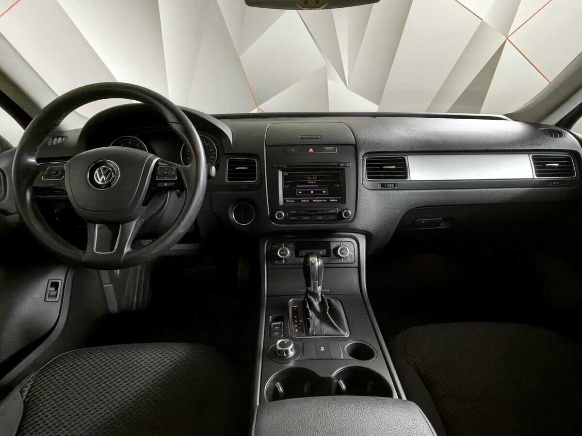 Купить Volkswagen Touareg с пробегом. Фото: #9