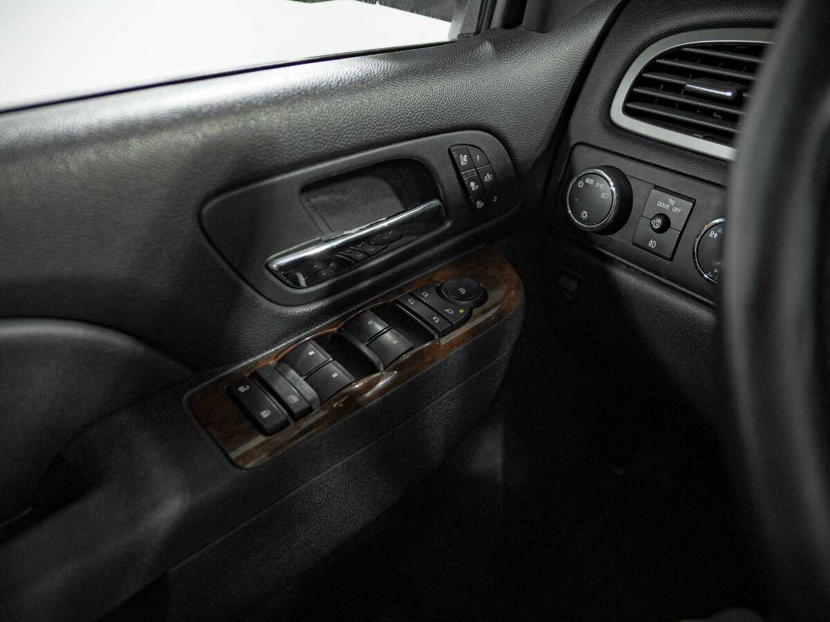 Купить Chevrolet Tahoe с пробегом. Фото: #10