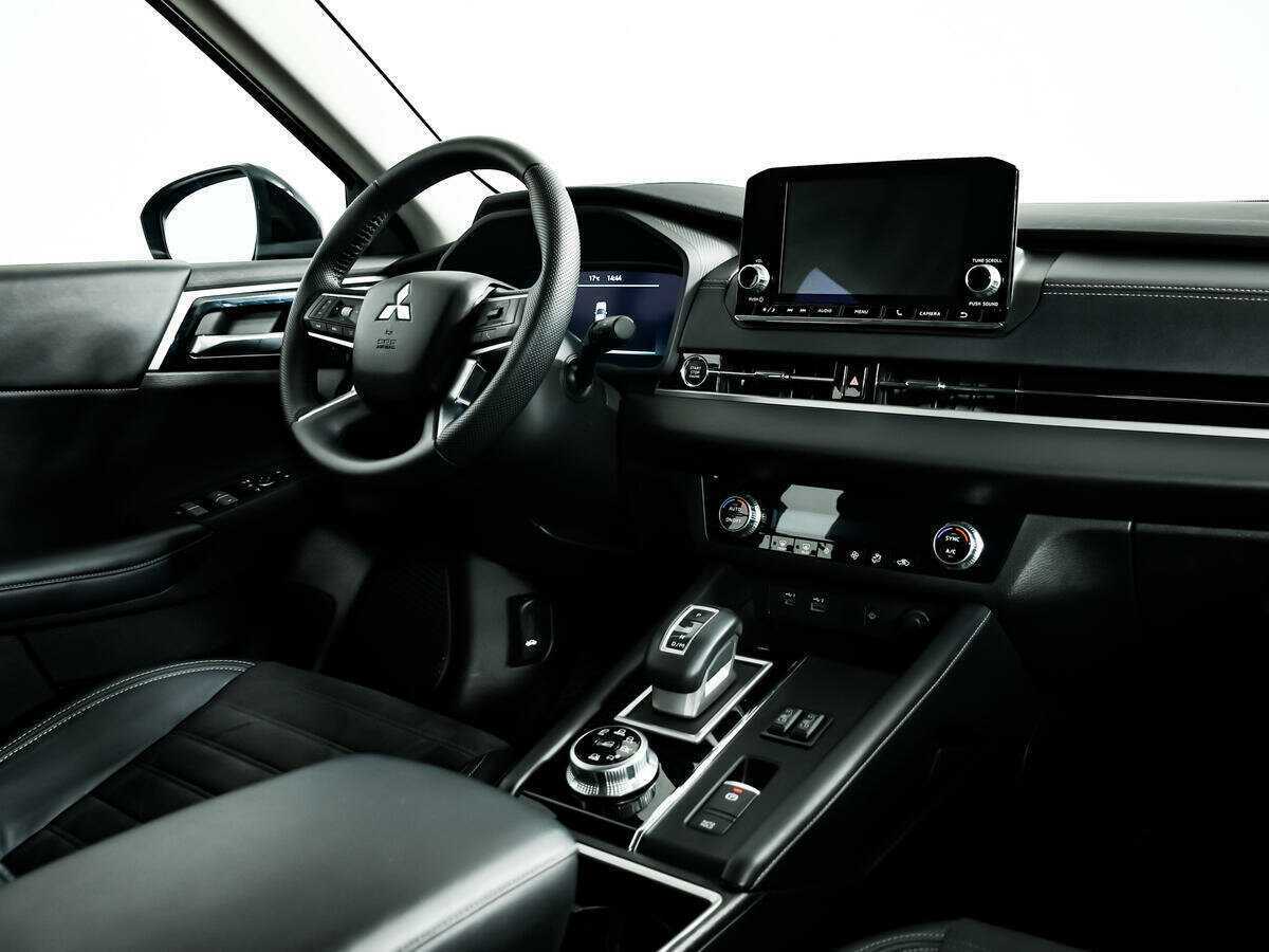 Купить Mitsubishi Outlander с пробегом. Фото: #8