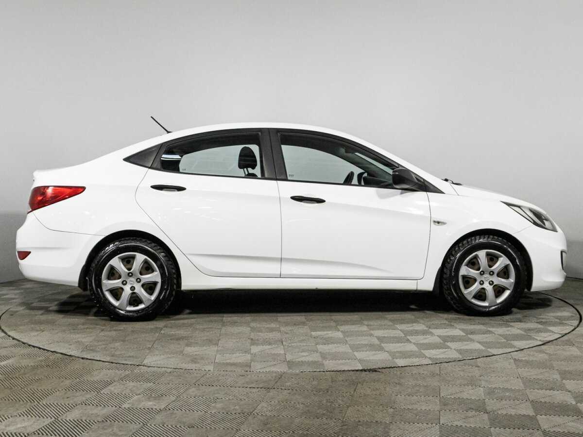 Купить Hyundai Solaris с пробегом. Фото: #3