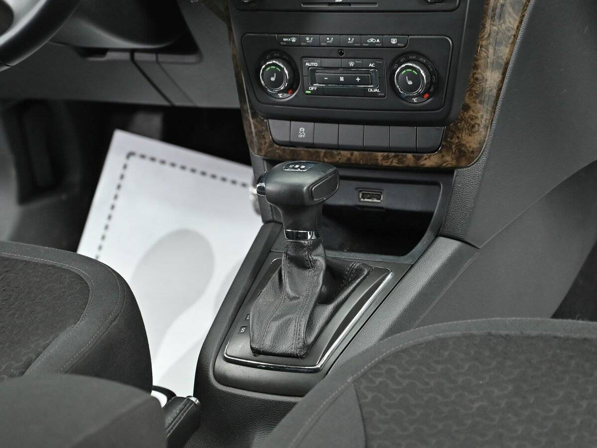 Купить Skoda Yeti с пробегом. Фото: #10