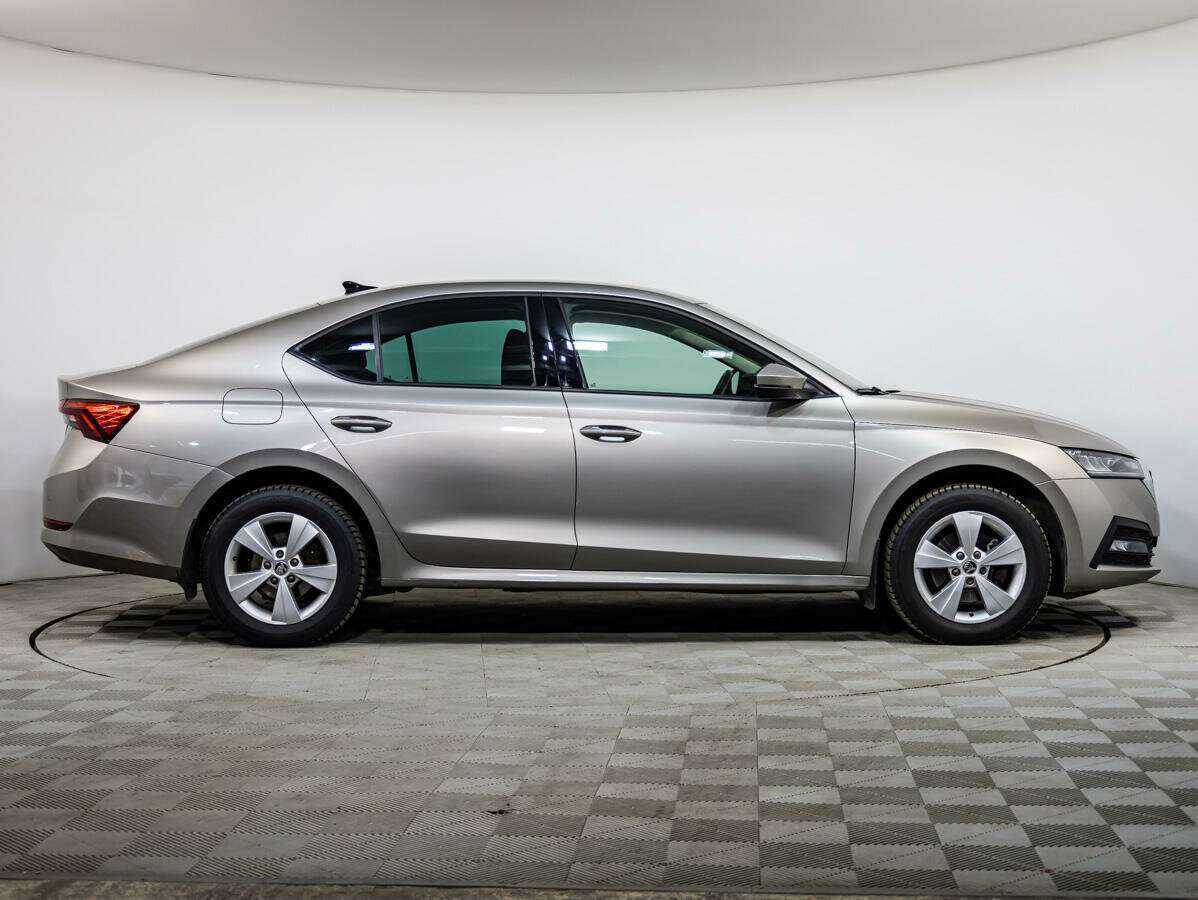 Купить Skoda Octavia с пробегом. Фото: #2