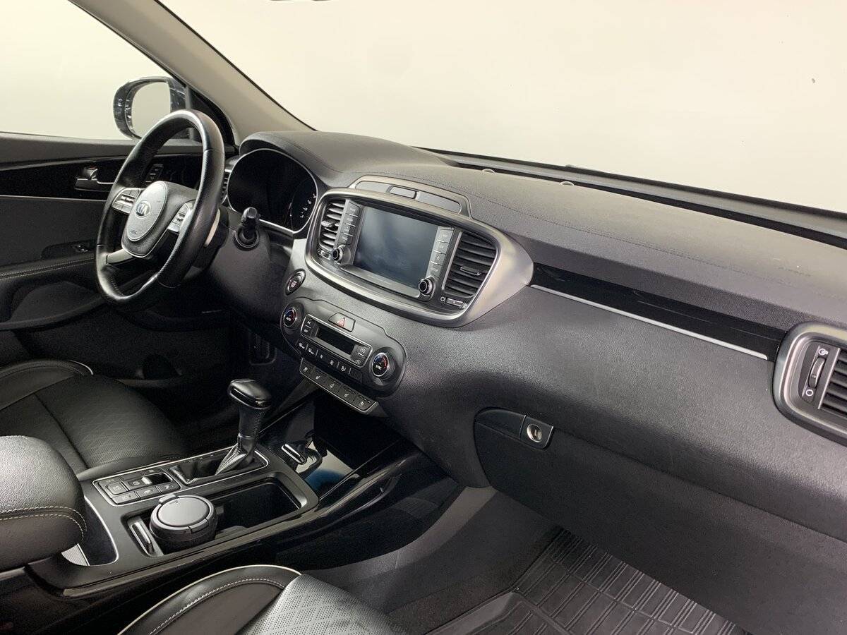 Купить Kia Sorento с пробегом. Фото: #12
