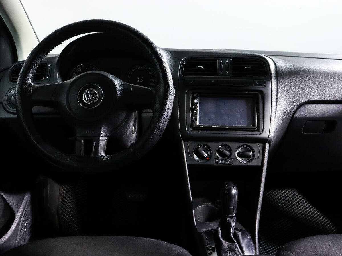 Купить Volkswagen Polo с пробегом. Фото: #11