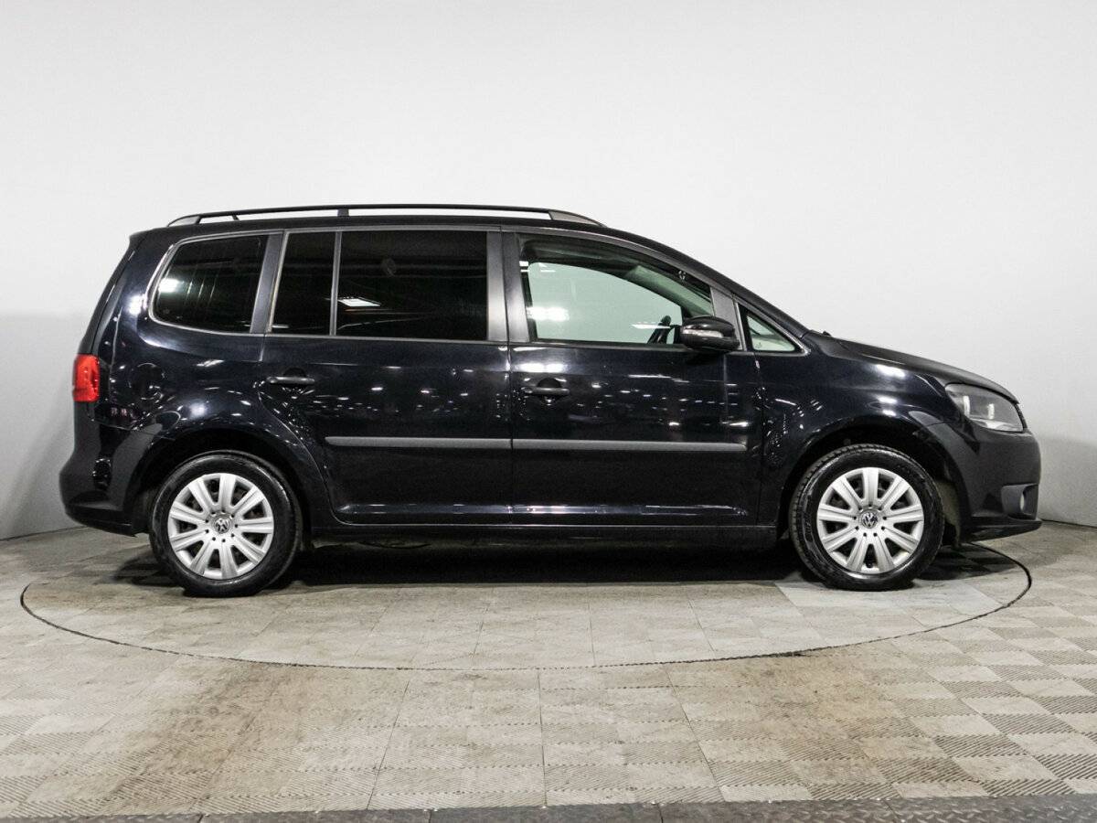 Купить Volkswagen Touran с пробегом. Фото: #3