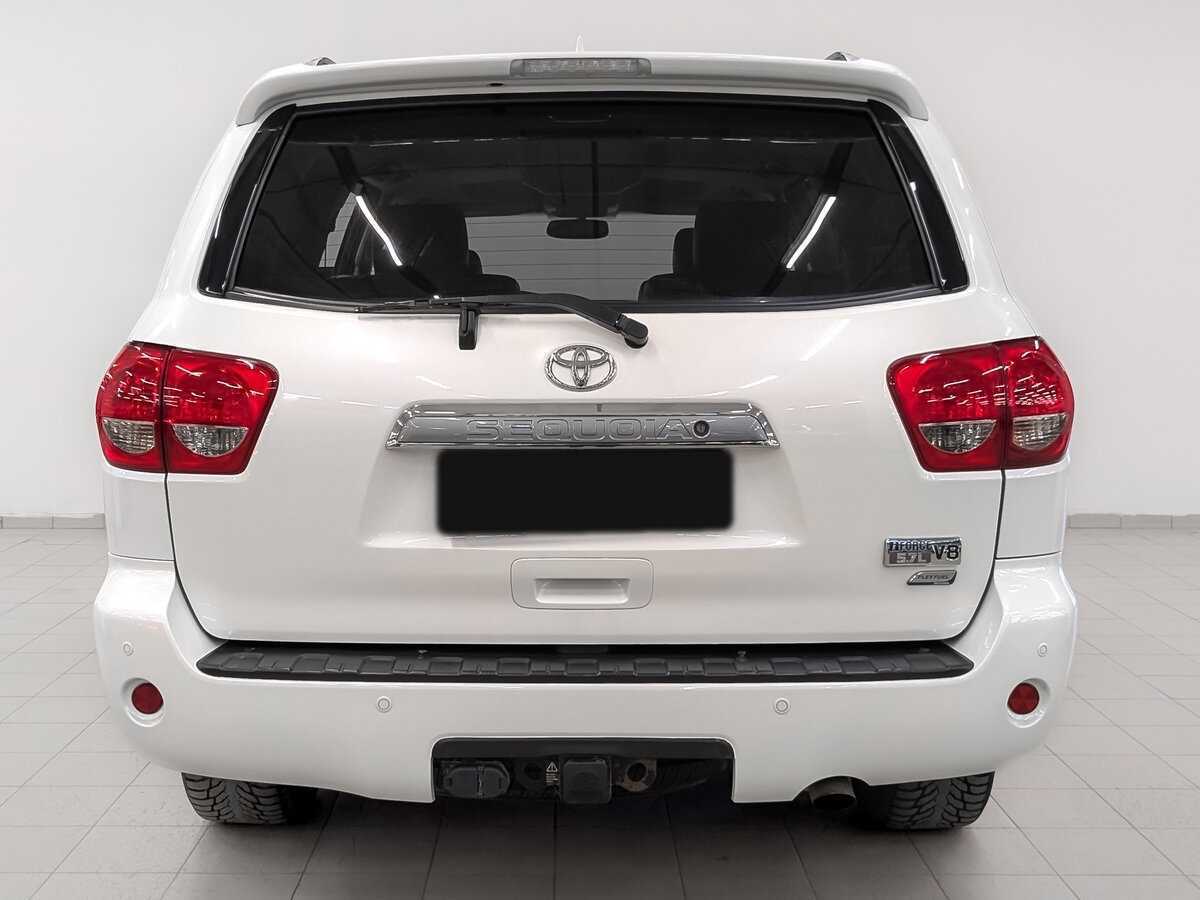 Купить Toyota Sequoia с пробегом. Фото: #5