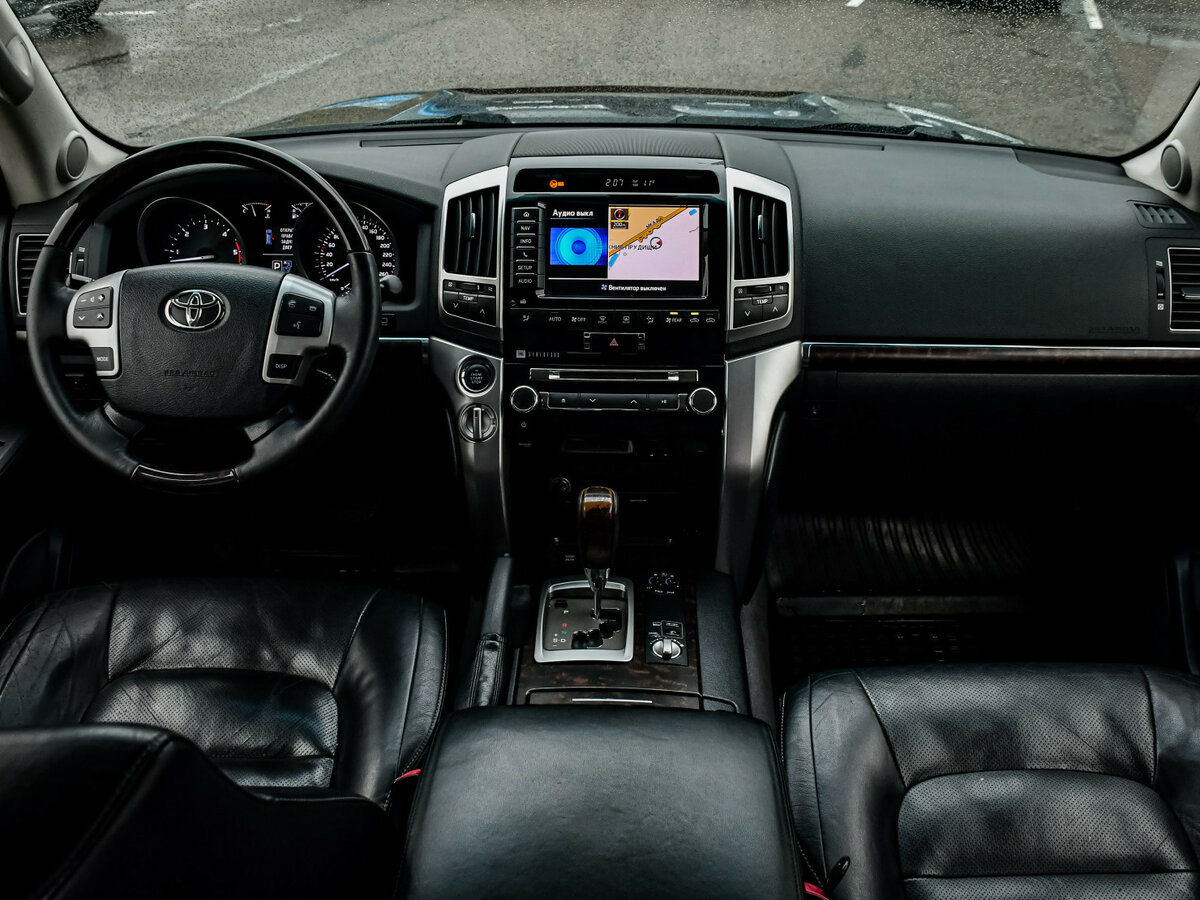 Купить Toyota Land Cruiser с пробегом. Фото: #10